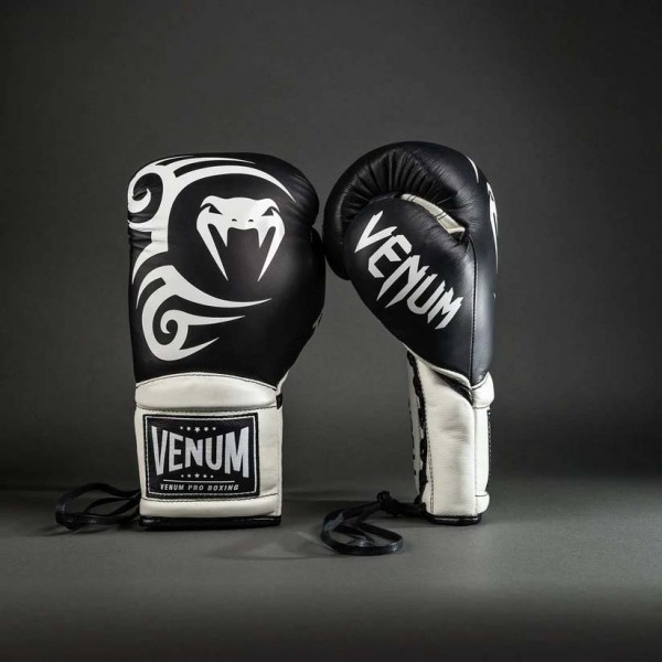 Venum Giant 2.0 Mike Tyson Pro Rukavice sa Pertlama Crno/Bele 14OZ
